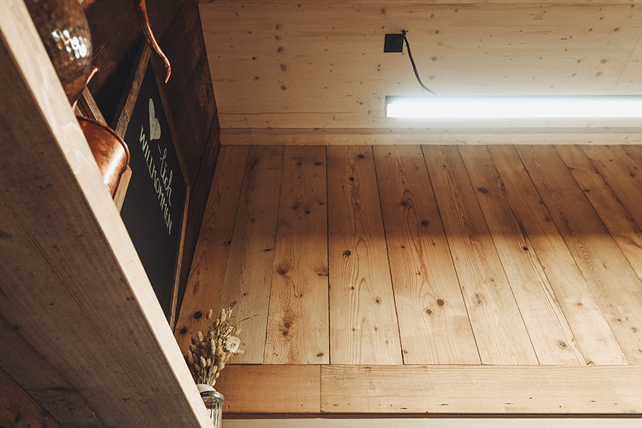 Moderne Beleuchtungen und Lampen